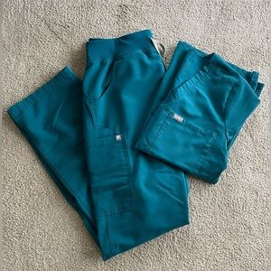 Figs scrubs. XS top, S bottom